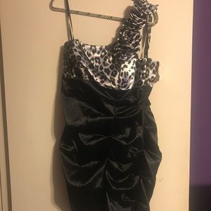 Tight fitting black & cheetah dress!